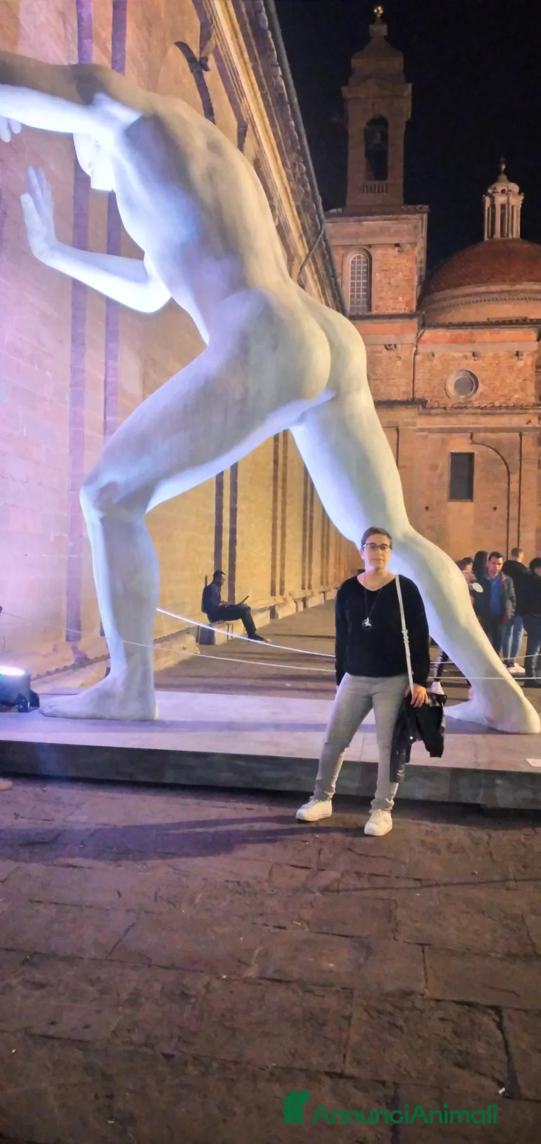 Immagine della galleria {{count}}
