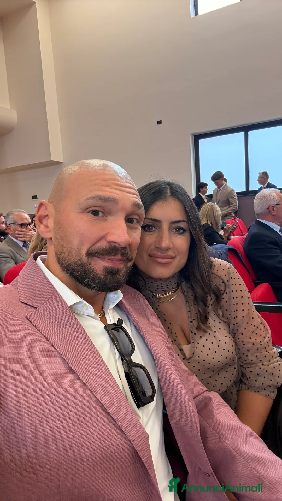 Immagine della galleria {{count}}