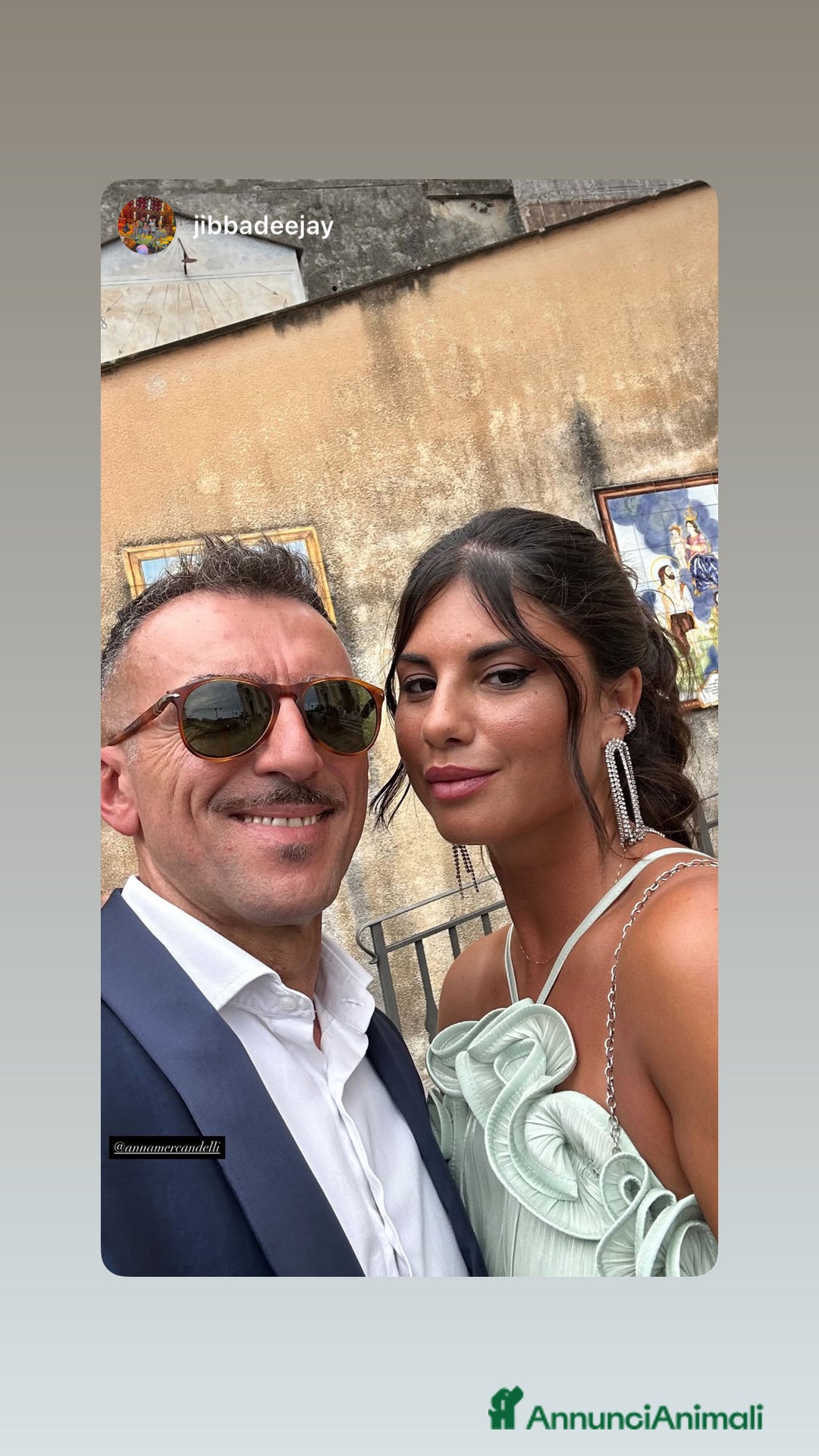 Immagine della galleria {{count}}