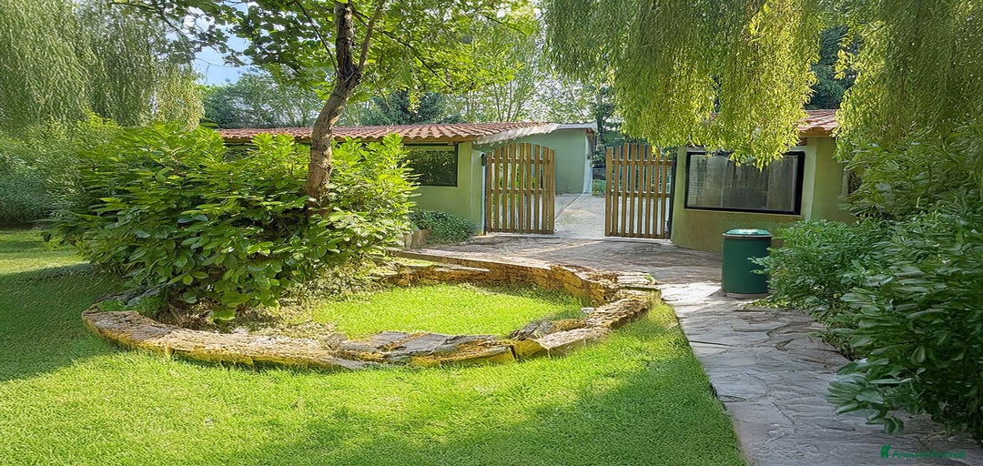 Immagine della galleria {{count}}