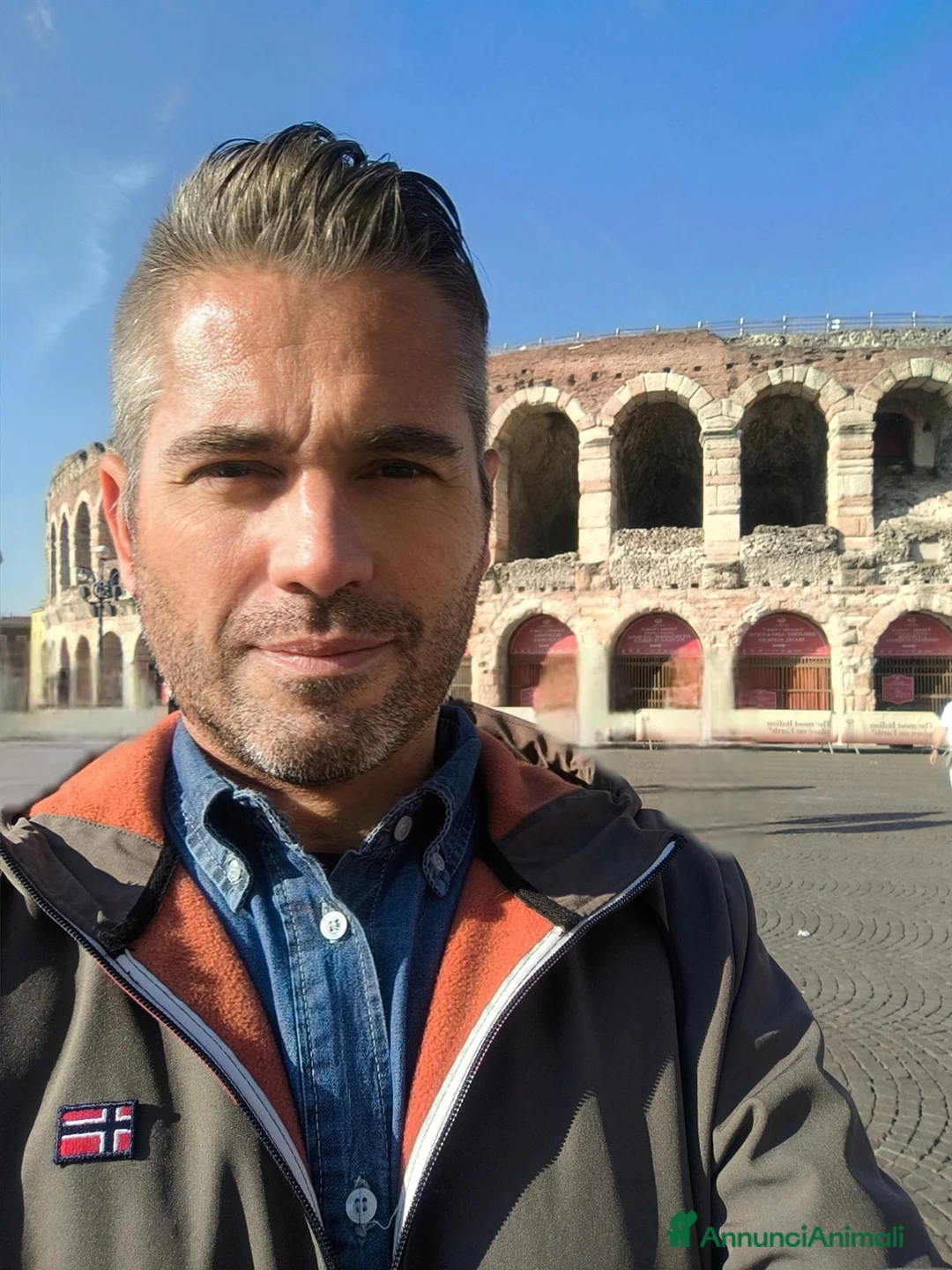 Immagine della galleria {{count}}