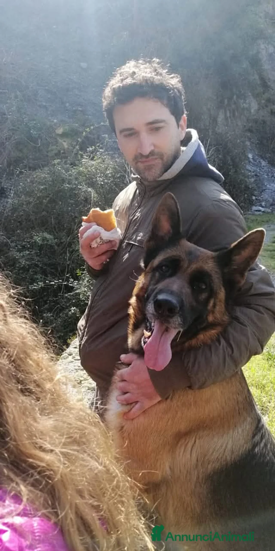 Immagine della galleria {{count}}